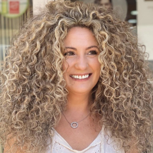 highlighting, toning, haircut on curly hair