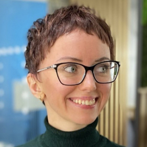 pixie haircut for curly hair