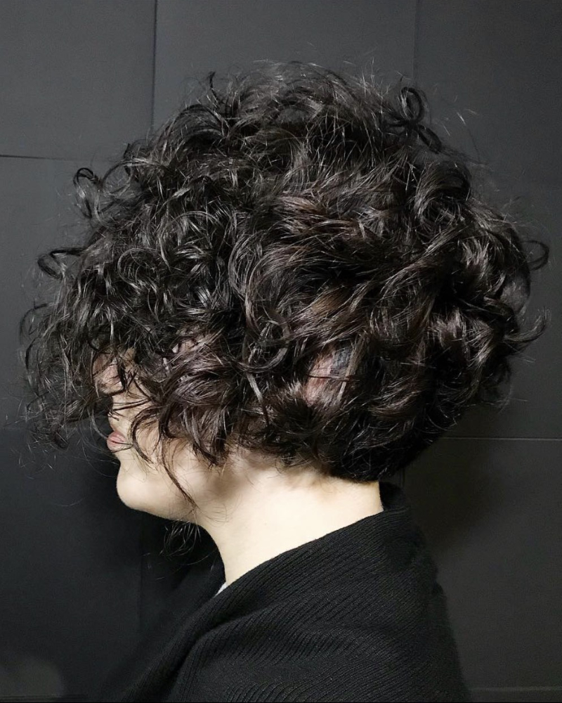 corte de cabello de largo medio para mujer